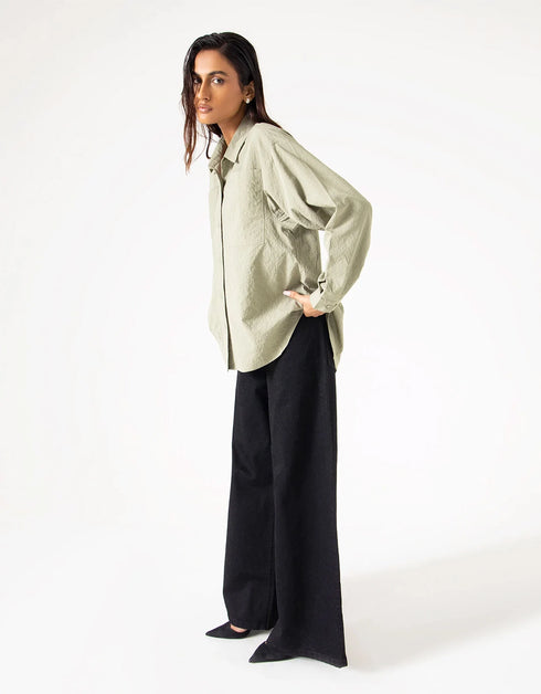 PATCH POCKET TEXTURED BUTTON DOWN SHIRT
